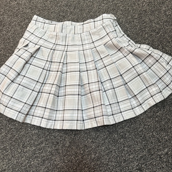 Forever 21 Cream Pleated Skater Mini Skirt Casual - Picture 1 of 4